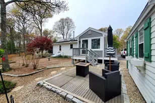 52 Thayer St, Dennis, MA 02638 - Photo 2