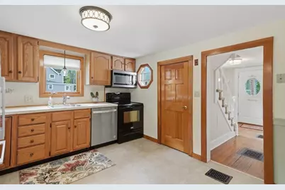 7 Linden St, Ashland, MA 01721 - Photo 6