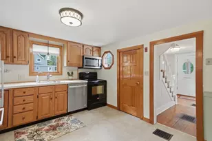 7 Linden St, Ashland, MA 01721 - Photo 6