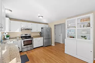 26 Fleetwood Dr, Norfolk, MA 02056 - Photo 8