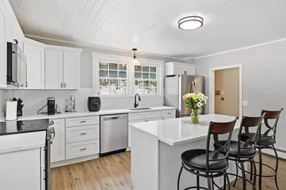46 Smith St, Palmer, MA 01069 - Photo 12