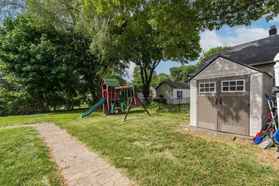 136 Collins St, Attleboro, MA 02703 - Photo 14