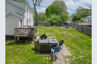 136 Collins St, Attleboro, MA 02703 - Photo 16