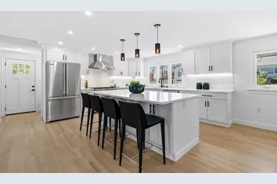 171 Shaw Rd, Brookline, MA 02467 - Photo 6