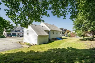 192 Lexington St, Woburn, MA 01801 - Photo 2