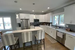46 Murray Hill Rd, Boston, MA 02131 - Photo 8