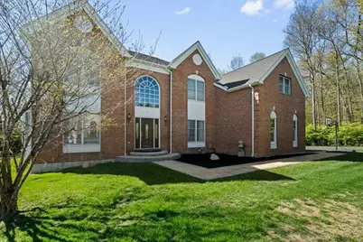 7 Dickinson Circle, Shrewsbury, MA 01545 - Photo 1