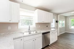 19 Prospect St, Kingston, MA 02364 - Photo 12