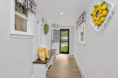 25 Lyman St, North Attleboro, MA 02760 - Photo 4