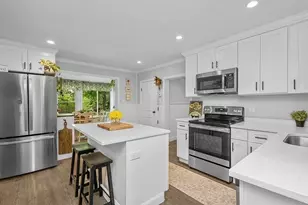 25 Lyman St, North Attleboro, MA 02760 - Photo 4
