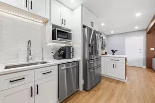 37 Hosmer St, Marlborough, MA 01752 - Photo 2