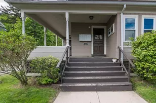 13 Munroe St, Northampton, MA 01060 - Photo 2