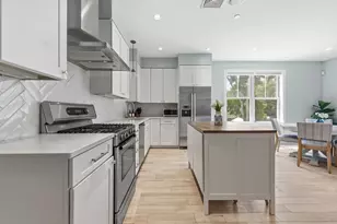 34 Coffey St, Boston, MA 02122 - Photo 10