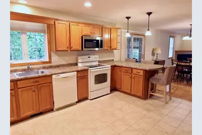 7 Rodeo Dr, East Bridgewater, MA 02333 - Photo 4