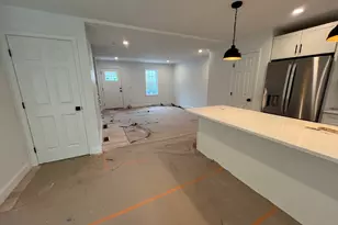 39 Lincoln St, Webster, MA 01570 - Photo 10