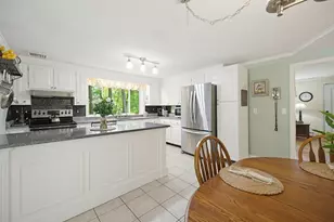77 Oxbow Dr, Wrentham, MA 02093 - Photo 8