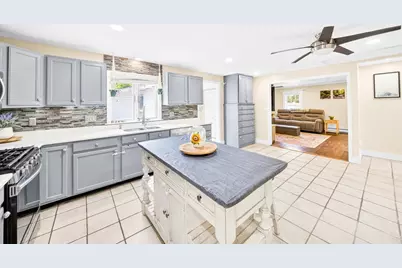 84 Fowler Rd, Lowell, MA 01854 - Photo 4