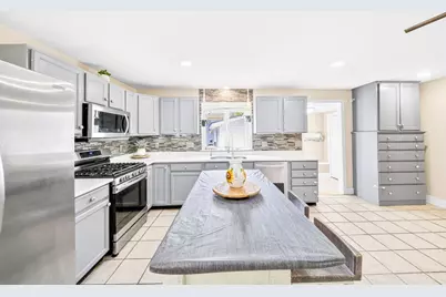 84 Fowler Rd, Lowell, MA 01854 - Photo 6