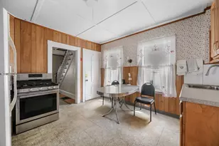 17 Heywood Ave, Melrose, MA 02176 - Photo 12