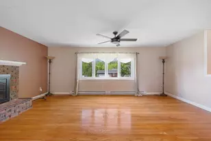 24 Hickory St, Agawam, MA 01030 - Photo 12