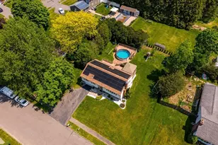 24 Hickory St, Agawam, MA 01030 - Photo 6