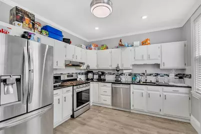 548 High St, Medford, MA 02155 - Photo 4