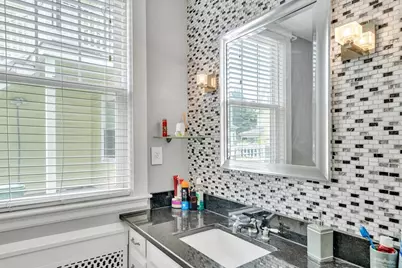 548 High St, Medford, MA 02155 - Photo 10