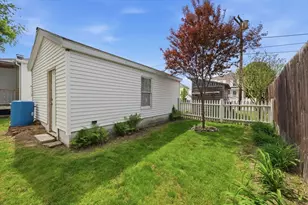 10 S Webster St, Haverhill, MA 01835 - Photo 32