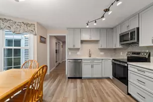 2 Downingwood Dr, Franklin, MA 02038 - Photo 10
