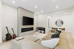 382 Commonwealth Ave, Boston, MA 02215 - Photo 6