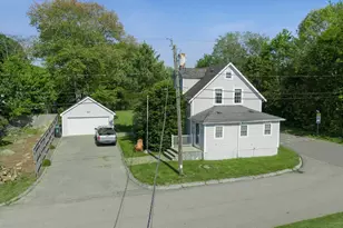 32 Mohill Ave, Swansea, MA 02777 - Photo 2