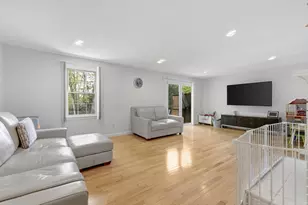 27 Fairway Cir, Natick, MA 01760 - Photo 4