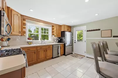 24 Pleasant St, Chelmsford, MA 01824 - Photo 6