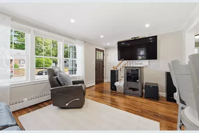 24 Pleasant St, Chelmsford, MA 01824 - Photo 4