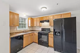 417 Hildreth St, Lowell, MA 01850 - Photo 12