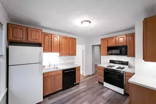 21 Bradwood St, Boston, MA 02131 - Photo 2