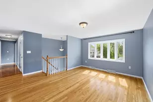 6 Valerie Ave, Billerica, MA 01821 - Photo 2