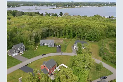 125 Winslow Way, Swansea, MA 02777 - Photo 2