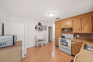 15 D St, Hull, MA 02045 - Photo 4