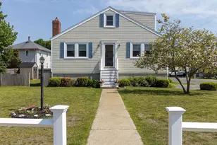 84 Newport Rd, Hull, MA 02045 - Photo 2