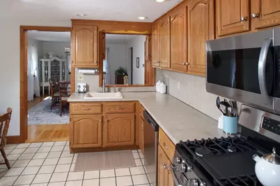 84 Newport Rd, Hull, MA 02045 - Photo 12