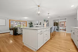 5 Ivanhoe Dr, Lynnfield, MA 01940 - Photo 8