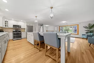5 Ivanhoe Dr, Lynnfield, MA 01940 - Photo 2
