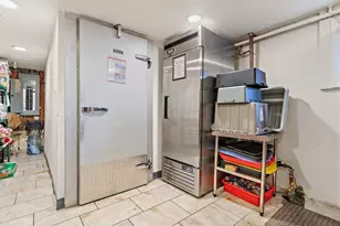 29 Linden St, Medford, MA 02155 - Photo 8