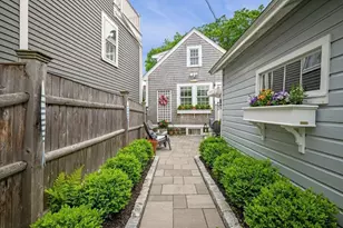 31 Franklin St, Marblehead, MA 01945 - Photo 32