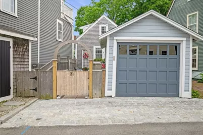 31 Franklin St, Marblehead, MA 01945 - Photo 4