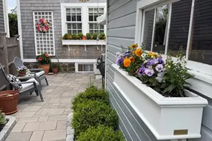 31 Franklin St, Marblehead, MA 01945 - Photo 2