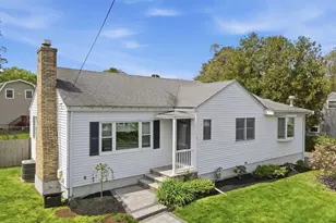 7 Beebe Ln, Wakefield, MA 01880 - Photo 2