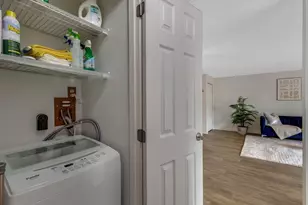 295 W Wyoming Ave, Stoneham, MA 02180 - Photo 10