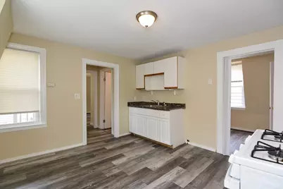 10 Essex Ct, Lynn, MA 01902 - Photo 12